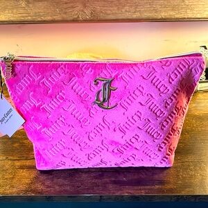 •FUSCIA JUICY COUTURE COSMETIC BAG•